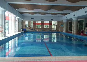 凡尔赛皇家运动会所恒温游泳馆