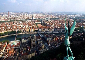 里昂双层巴士观光车