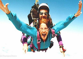 捷克布拉格高空跳伞