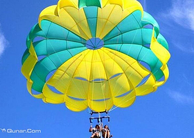 黄金海岸水上滑翔伞刺激体验