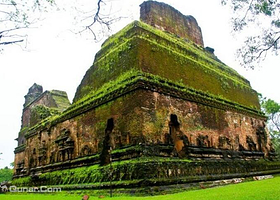 波隆纳鲁沃古城