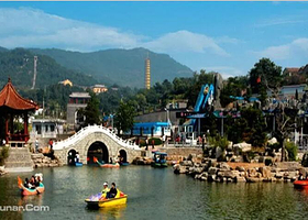 博山莲花山游乐园