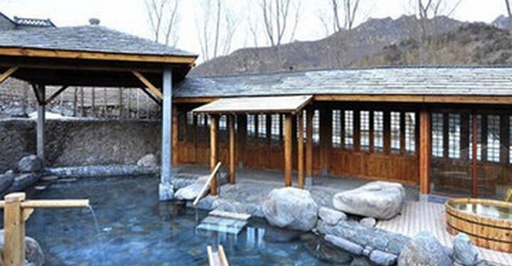 【赠温泉!】古北水镇 段家大院温泉 往返直通车一日自由行