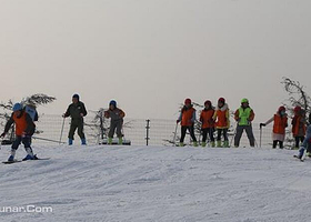 聊城南湖湿地公园滑雪场