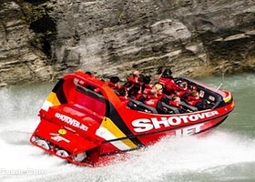 Shotover 激流喷射艇