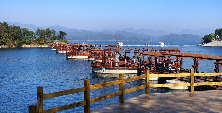 千岛湖中心湖区休闲艇