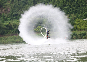 阆中古城嘉陵江观光游船