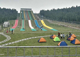 七彩极限滑草乐园