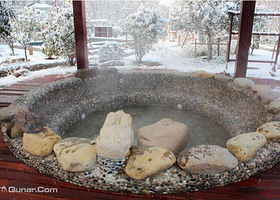 龙山温泉度假中心