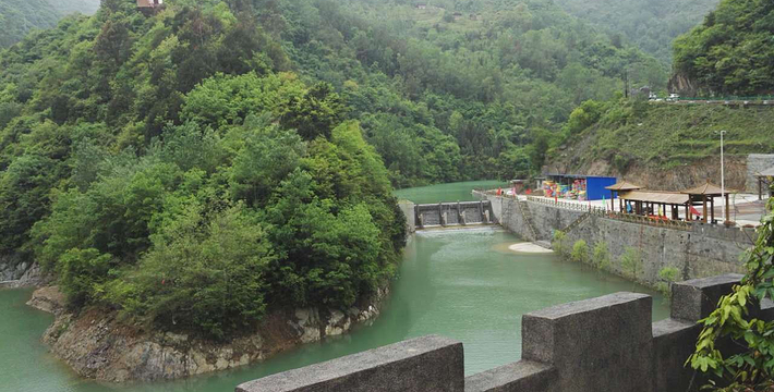 峡谷漂流位      置:安康市汉滨区茨沟镇老庄子街东松公路旁查看地图