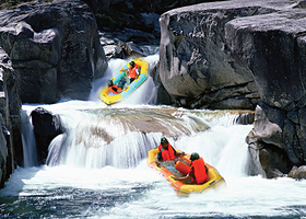 冰川蟒洞峡谷漂流