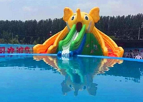 月亮湖水上乐园