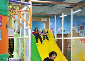 拨浪鼓儿童乐园