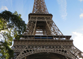 巴黎埃菲尔铁塔体验游