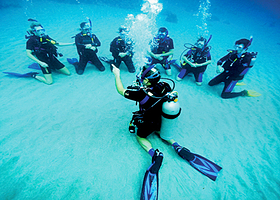 芽庄绿星潜水中心