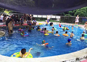 汉阳金龙花园游泳池