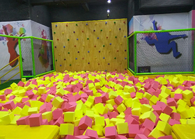 蹦客地带蹦床主题运动馆