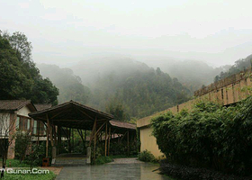 十字水生态度假村