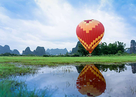 燕莎热气球滑翔伞飞行