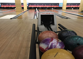诚信大厦保龄球馆