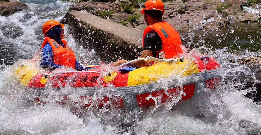 四窗岩漂流周末成人票