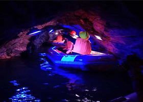 拦道石七彩丽水洞