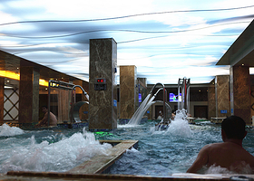 金色池塘第五店