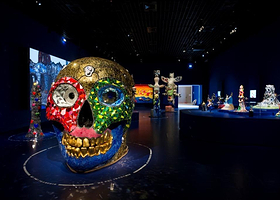 尼基·圣法勒-花园奇境