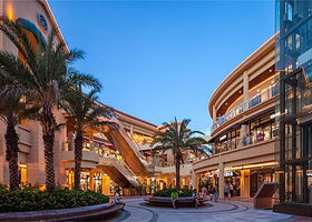 亚龙湾壹号小镇奥特莱斯