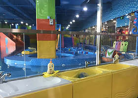 梦幻水城恒温水上乐园