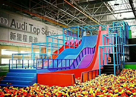 小跳蛙蹦床公园