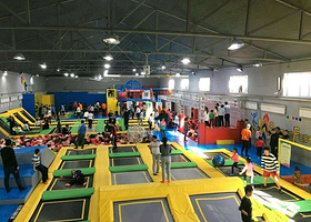 反弹工厂蹦床馆（哈西红场店）