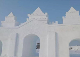 丝路花儿苑戏雪乐园