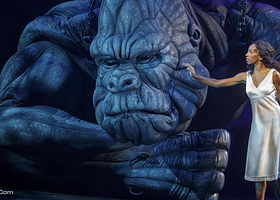 纽约百老汇《金刚》