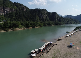 楠溪江岭下竹筏漂流