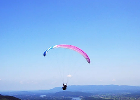 戈尔潭滑翔伞
