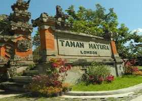 马古拉寺---摩由罗水之宫殿