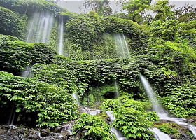 克拉姆瀑布 BENANG KELAMBU WATERFALL