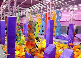 热血弹跳街区蹦床工厂