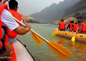 黄河峡谷漂流