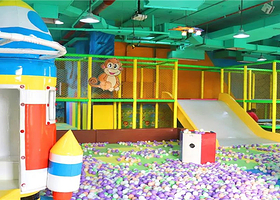 世界童话小镇游乐园