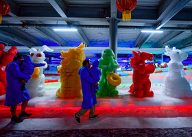 三只熊冰雪王国冰雕馆