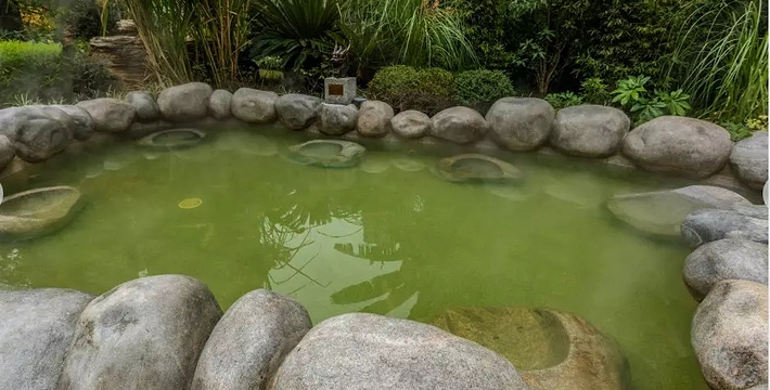 灞业温泉