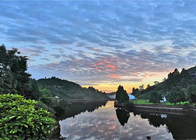 南昌梅岭洗药湖山庄