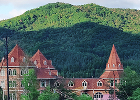 林海雪原风景区七里地生态村