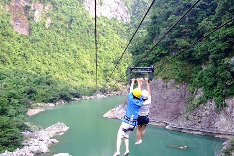 九鲤溪峡谷运动乐园旅游