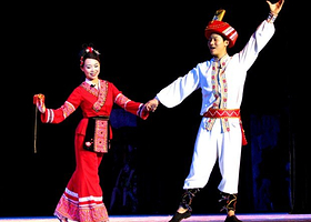 《歌仙刘三姐》演出