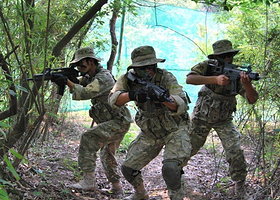 义乌狩猎者真人CS俱乐部