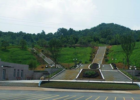 太阳历广场科技旅游区