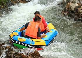 莫干山峡谷漂流